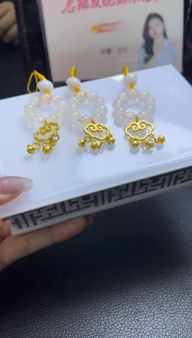 翡翠挂件未镶嵌K195/多样性发一件/配绳子