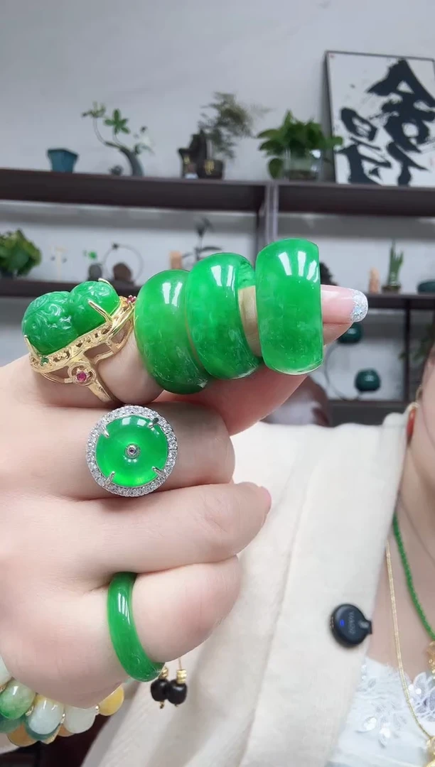 未镶嵌戒圈翡翠加宽戒圈