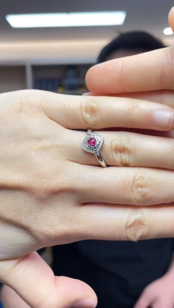 【闪购商品】红宝石`未镶嵌多样性发一件