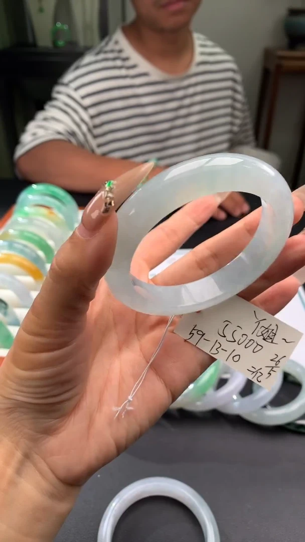 翡翠手镯未镶嵌分笔支付