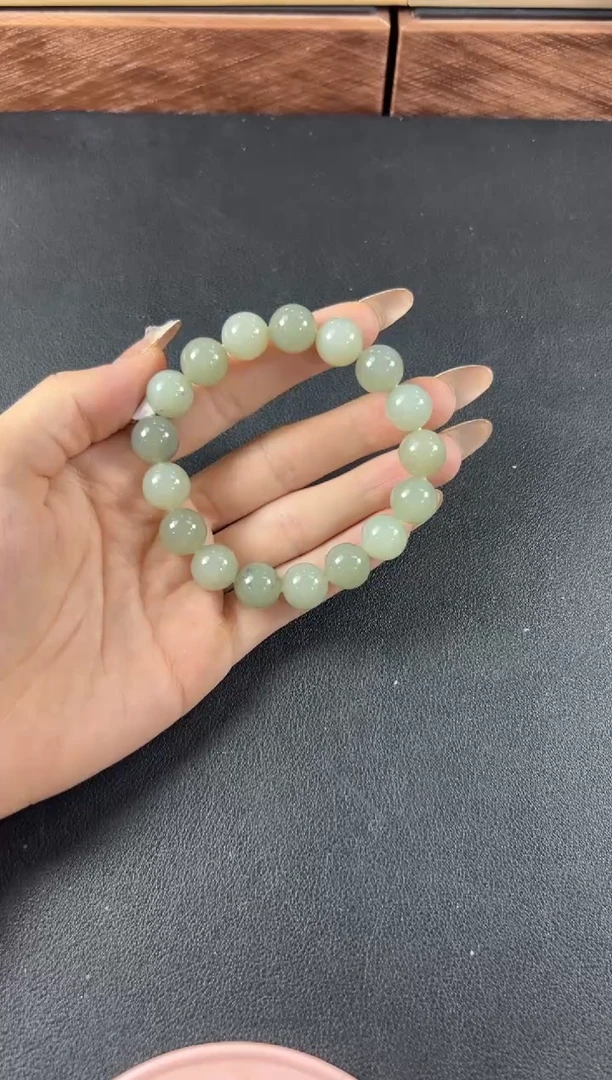 手串未镶嵌和田玉且末微色差近矿卡12手串