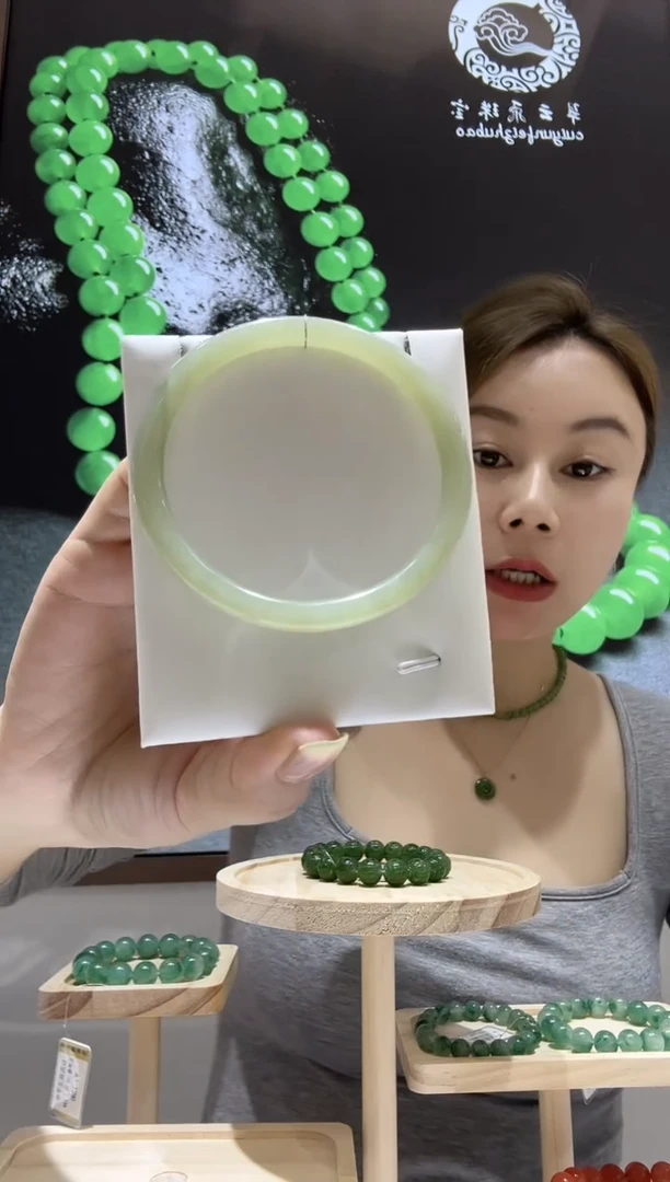 未镶嵌手镯和田玉（青白玉）叮当手镯