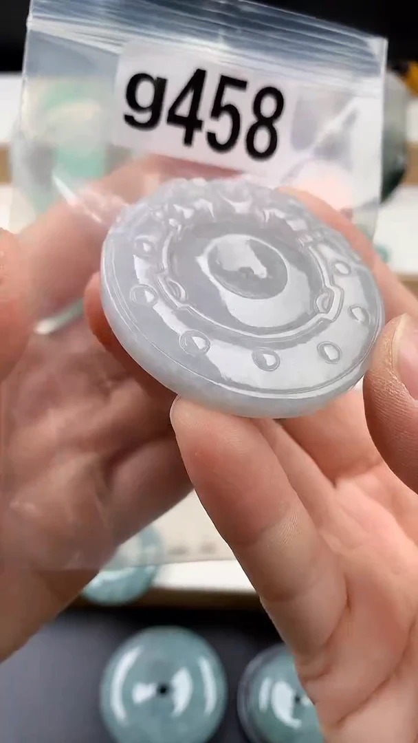 颈饰未镶嵌翡翠天然翡翠吊坠挂件