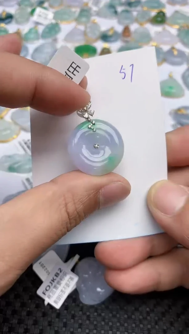 【闪购商品】翡翠颈饰18K金镶嵌天然翡翠A货