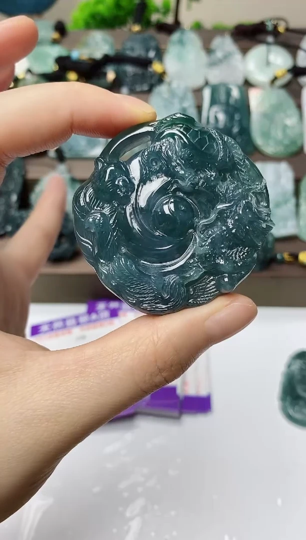 翡翠未镶嵌颈饰