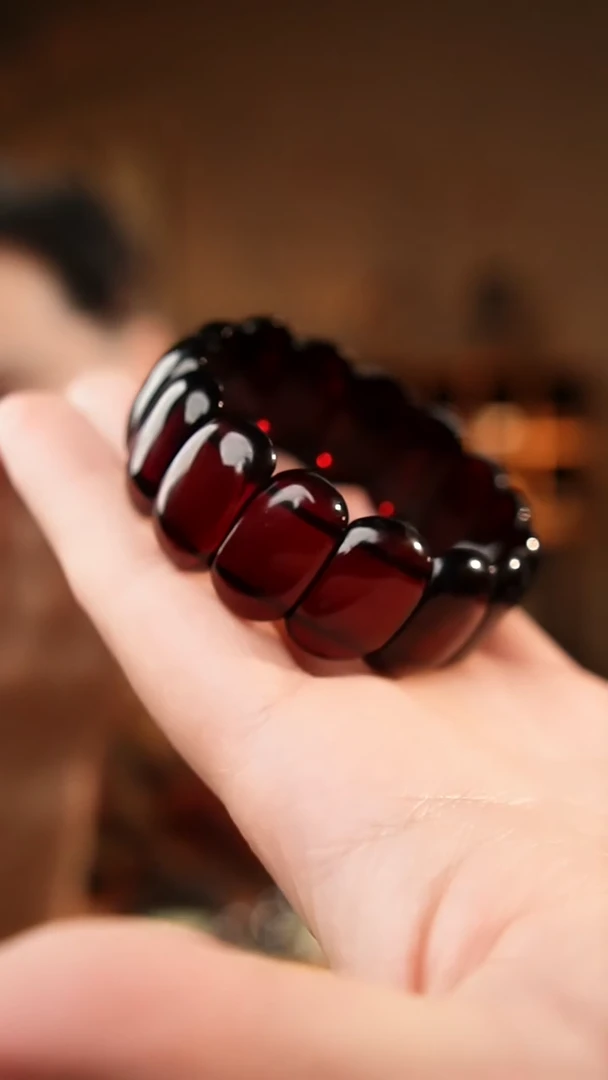 琥珀项链未镶嵌血珀手牌