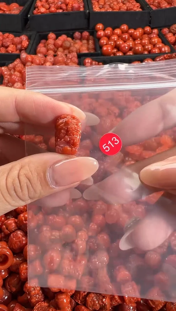 颈饰未镶嵌南红玛瑙1