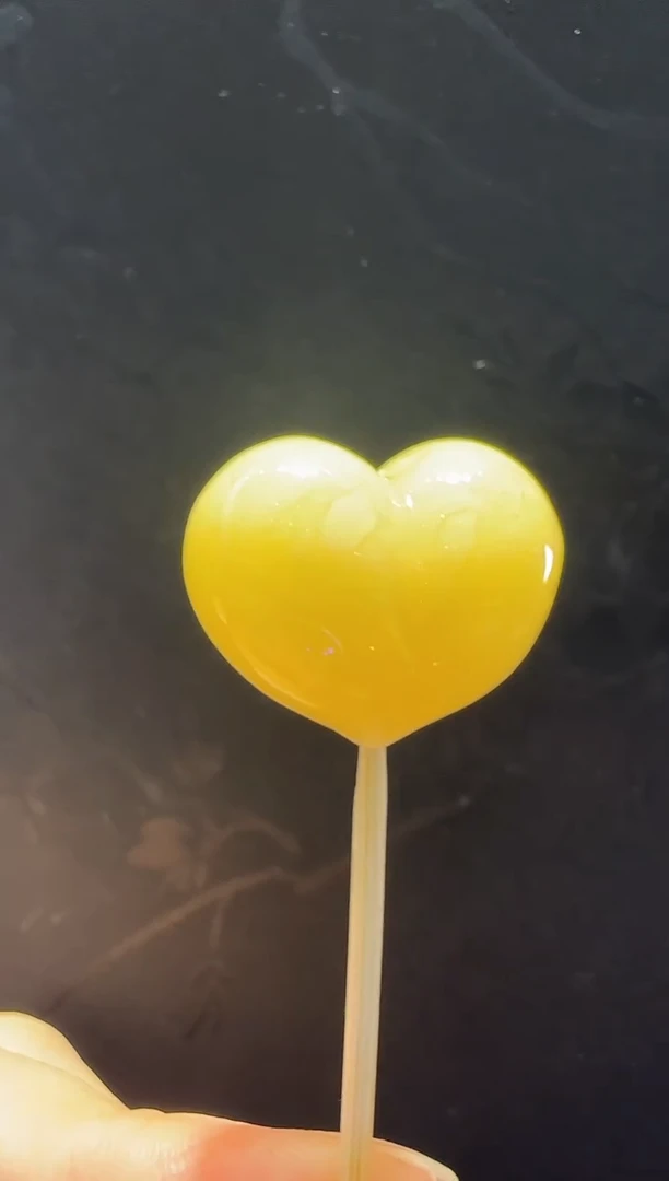蜜蜡颈饰未镶嵌多****文爱心吊坠