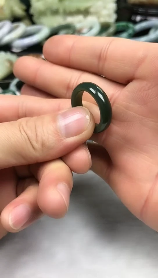 【闪购商品】和田玉吊坠(赠链)未镶嵌【17.8MM】