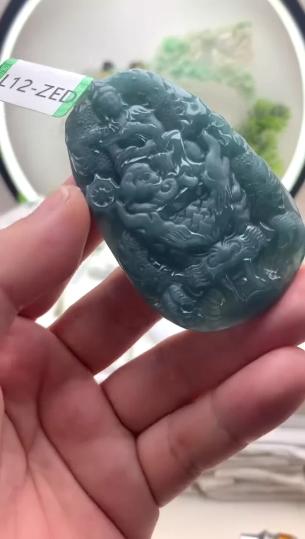 颈饰未镶嵌翡翠虚空藏
