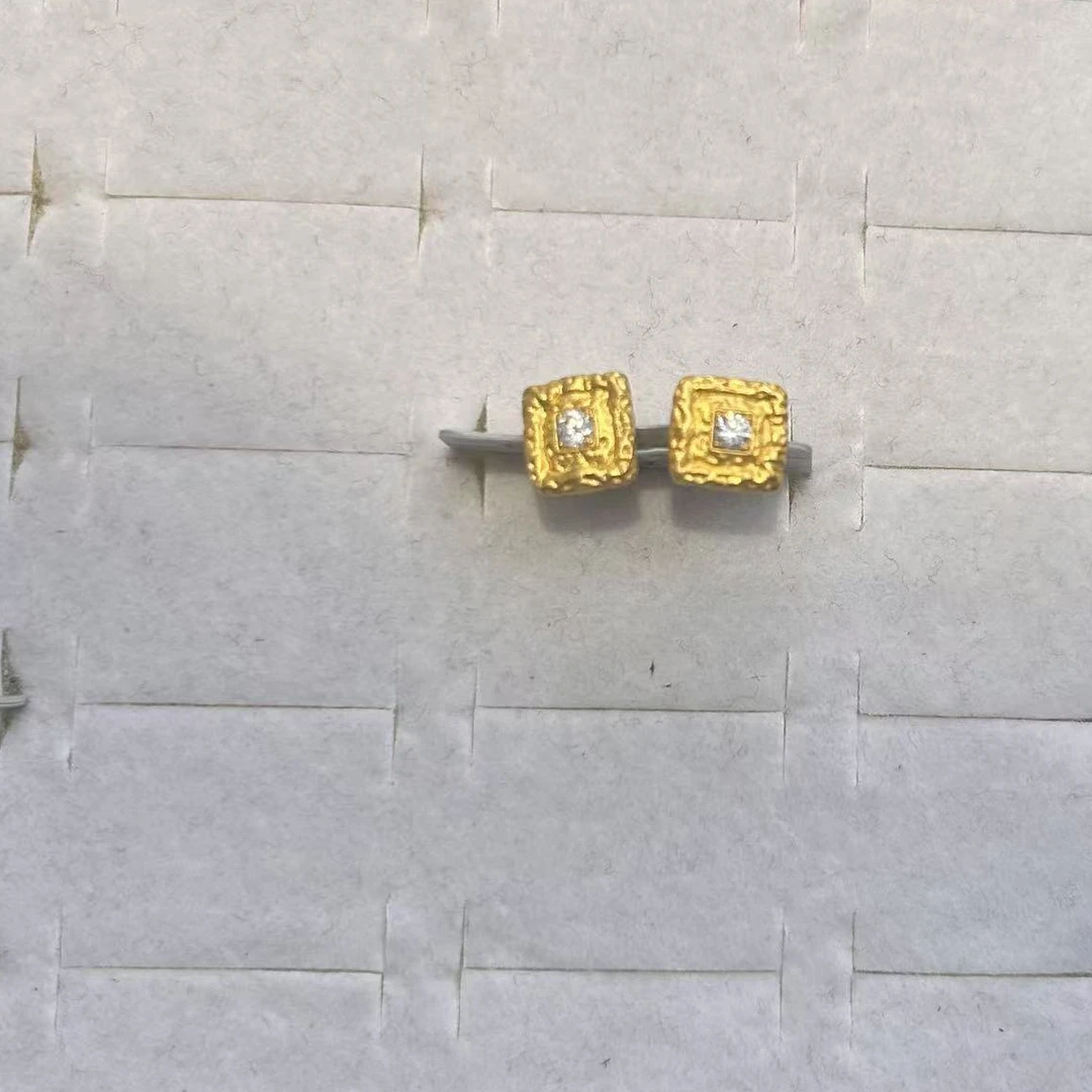 足金999 镶嵌方形直针耳钉（直针）