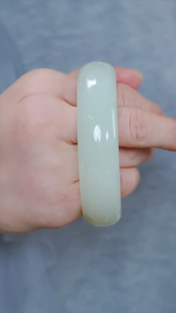 和田玉手镯未镶嵌68【】圈口59-60