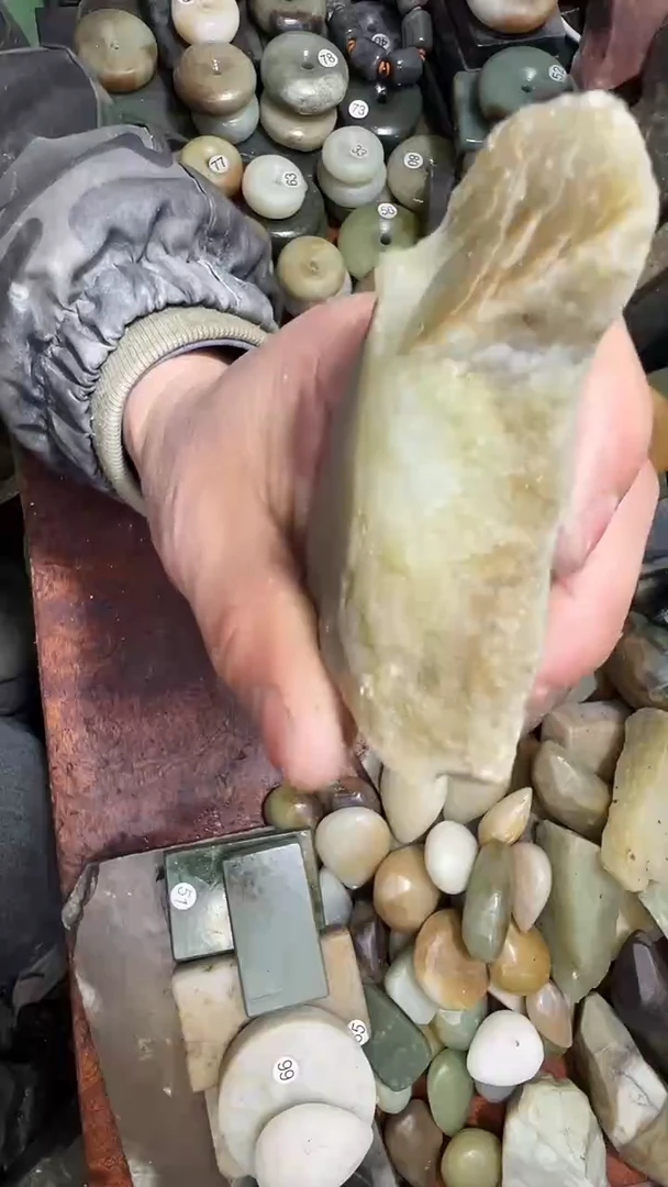 未镶嵌和田玉珠宝半成品1