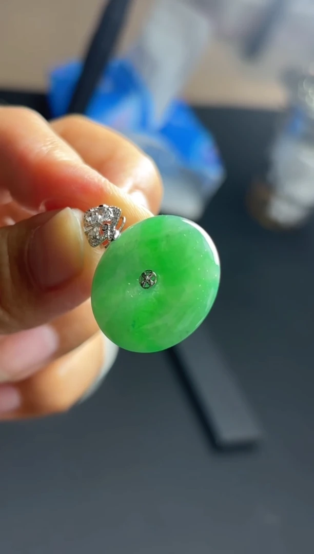 颈饰18K金镶嵌翡翠YM1218-2 平安扣