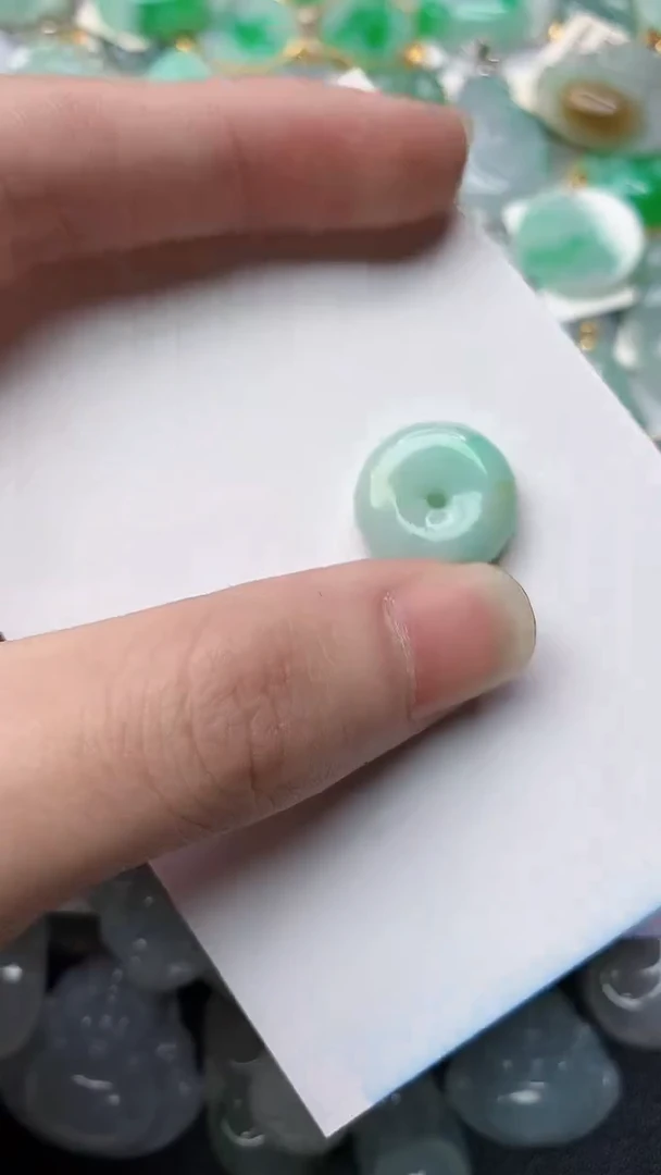 【闪购商品】翡翠颈饰未镶嵌2........