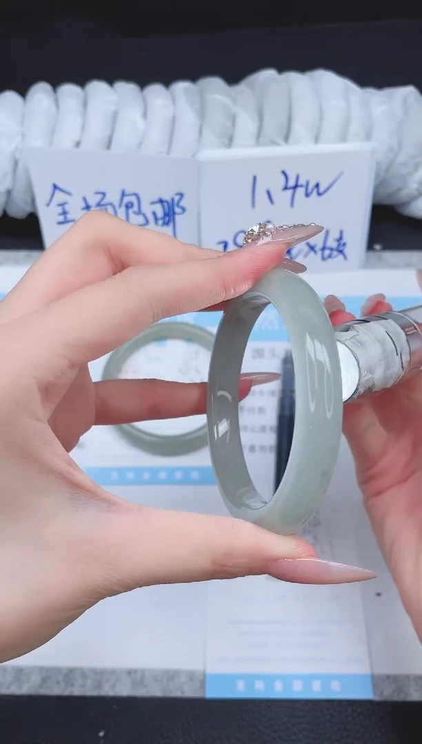 未镶嵌手镯石英质玉139-57