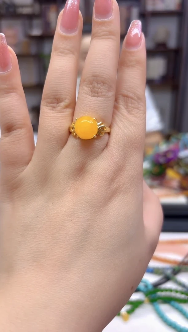 【闪购商品】蜜蜡戒指银S925镀金镶嵌J107