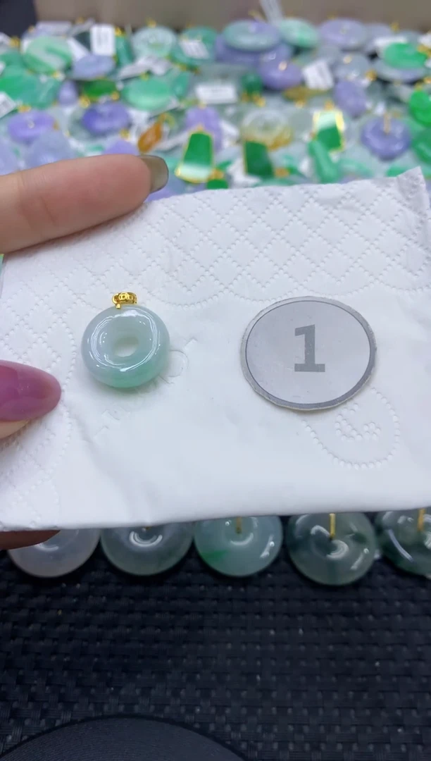 颈饰未镶嵌翡翠天然缅甸翡翠A货