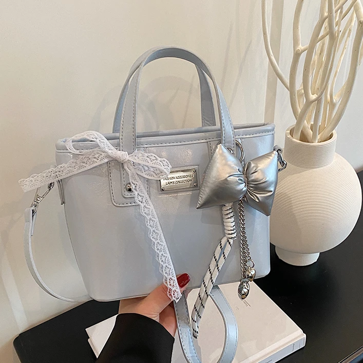 新款轻奢高级感气质时尚百搭单肩斜挎水桶女士包 A41