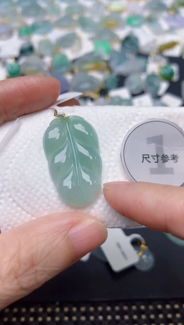 颈饰18K金镶嵌翡翠天然缅甸A货翡翠