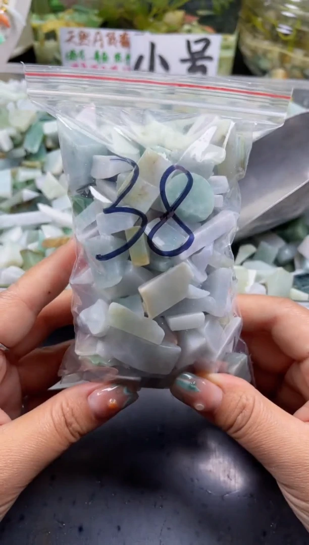 配石翡翠天然翡翠小号500克38