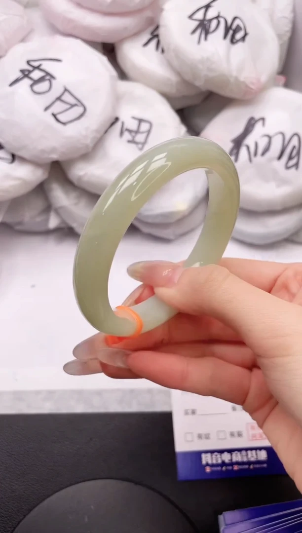 【闪购商品】和田玉手镯未镶嵌16K213-58