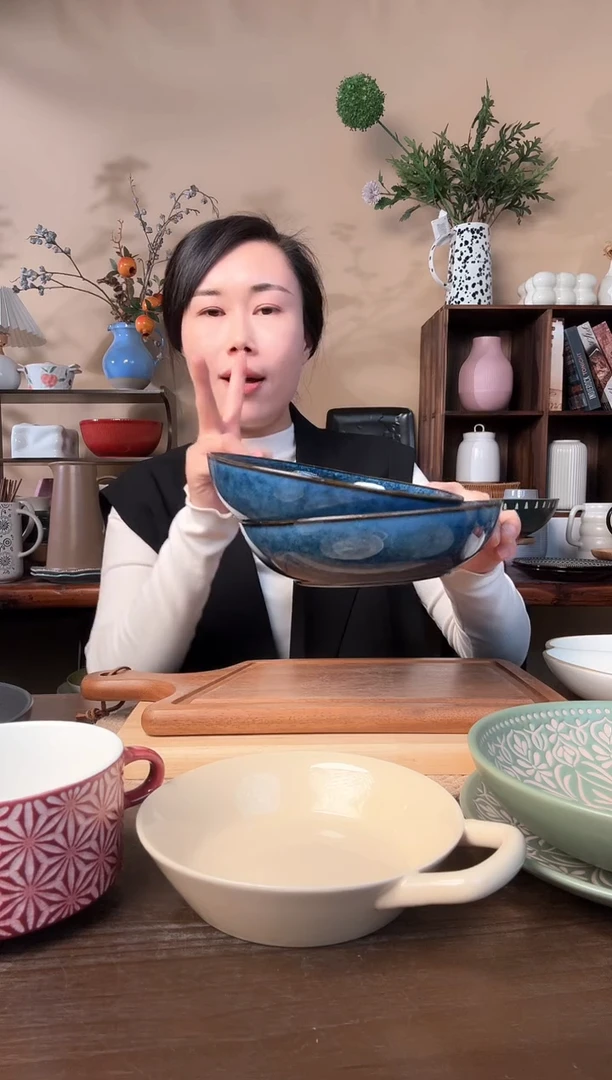 7.5英寸窑变蓝浅碗2只微瑕