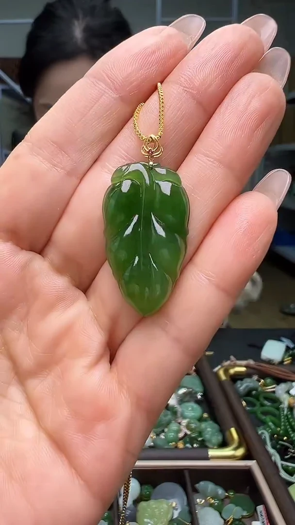 颈饰18K金镶嵌和田玉(多样性发货.发其一）11.10.02