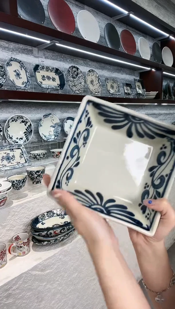 陶宗山四方钵-蔓唐草