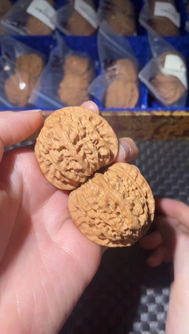 把件文玩核桃微微修三角白41尺