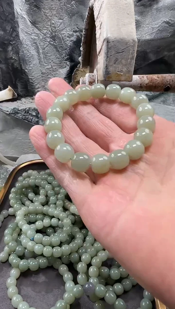 颈饰未镶嵌和田玉手串