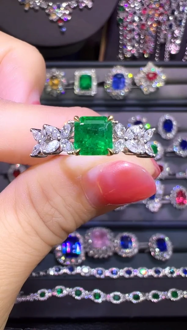 18K金镶嵌GUILD戒指祖母绿1.15ct