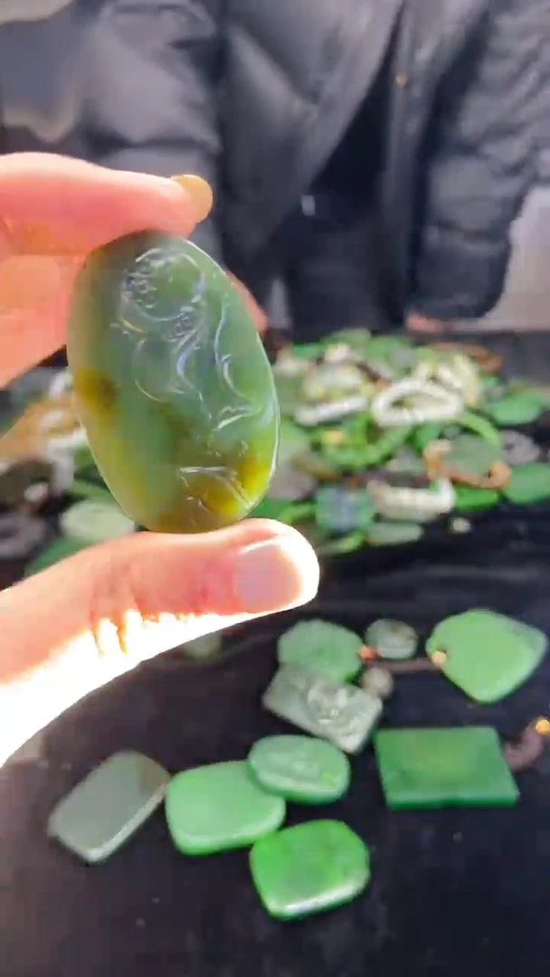 颈饰未镶嵌和田玉1