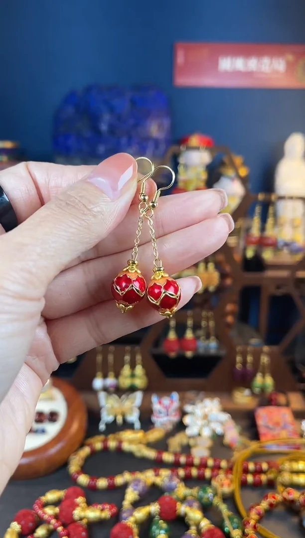 【闪购商品】玫红色莲花珐琅耳钩