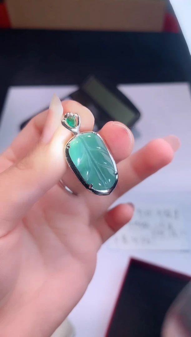 颈饰未镶嵌翡翠0芹0翡翠珠宝743