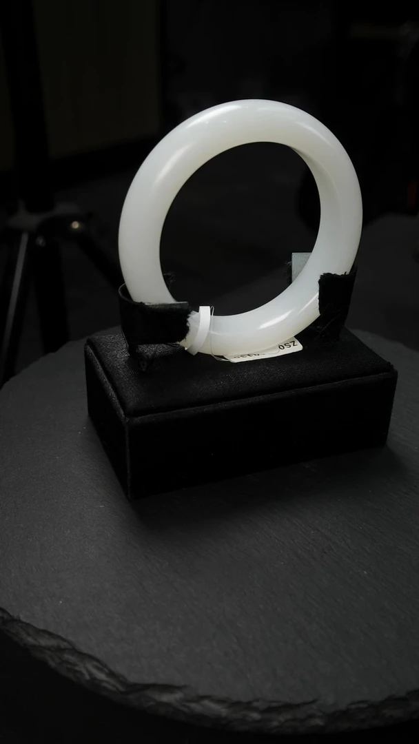 未镶嵌手镯和田玉俄老芭莎料手镯55.4圈