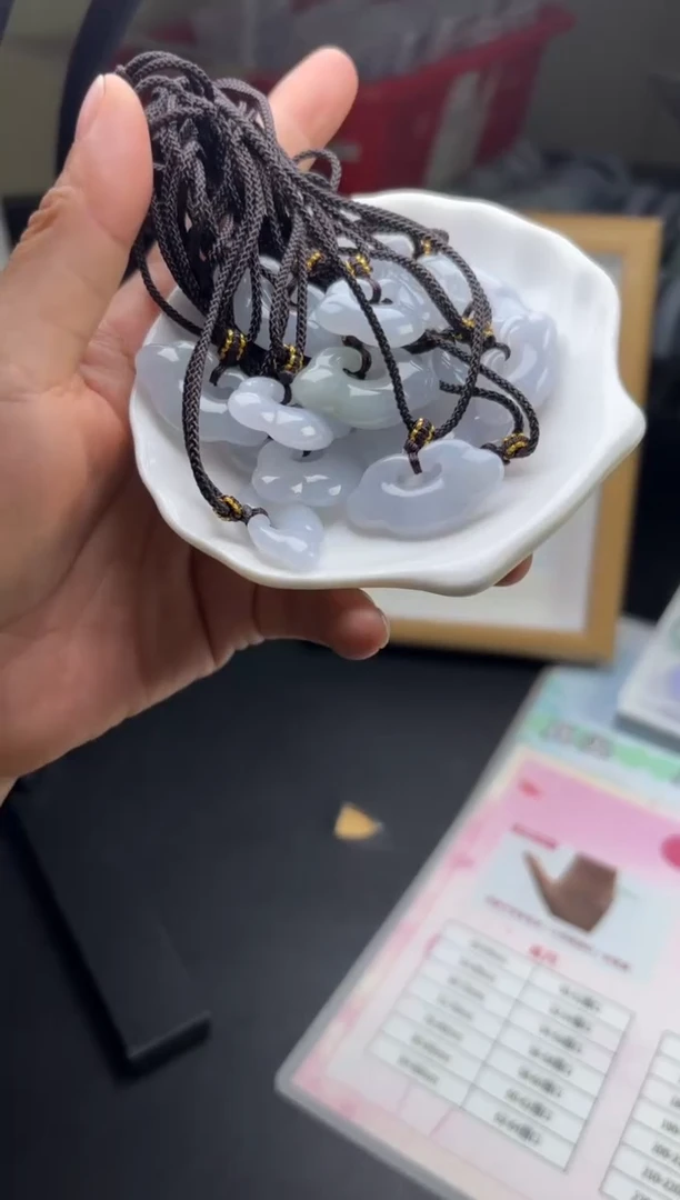 未镶嵌挂件翡翠多样性发一件R703109