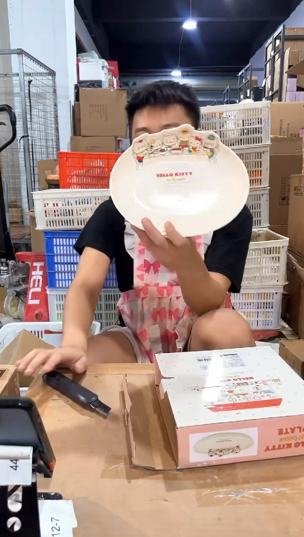 瓷片原盒kt猫一家人餐盘