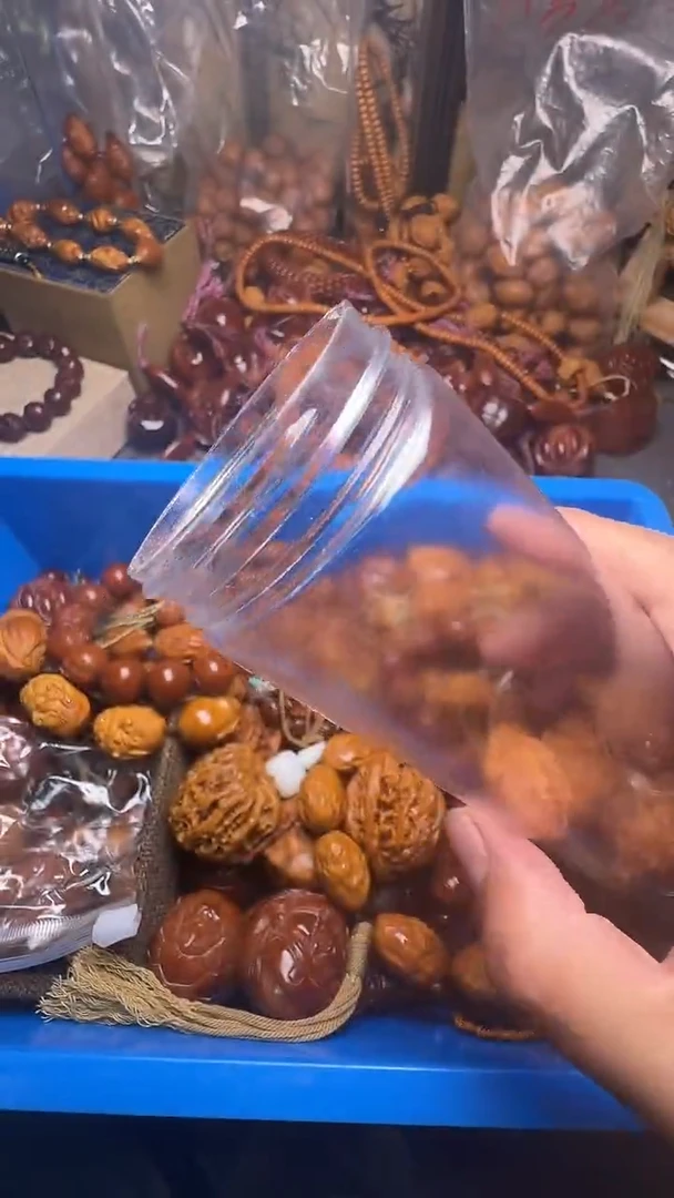 手串橄榄核7个关公