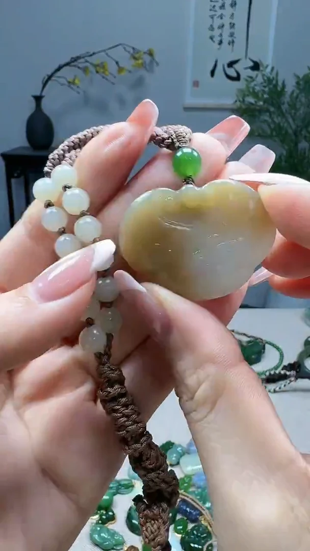 未镶嵌和田玉挂件1