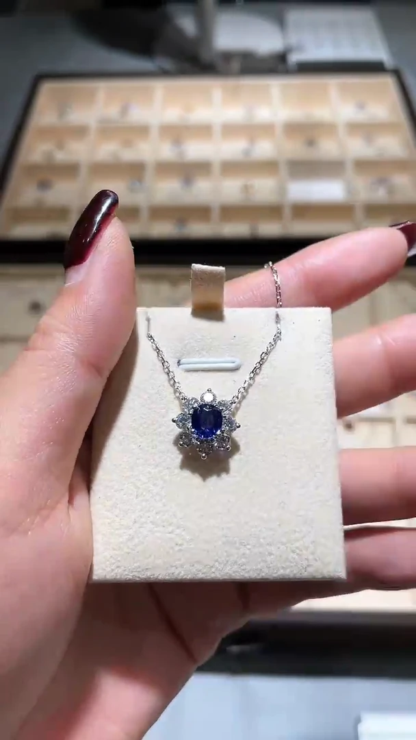 【闪购商品】蓝宝石颈饰18K金镶嵌1.14ct-吉