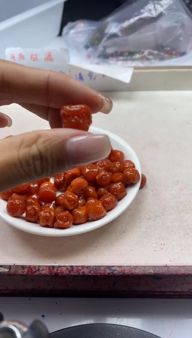 【闪购商品】玛瑙/玉髓颈饰银S800镶嵌x150南红柿子红醒狮*1
