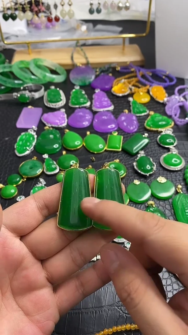 颈饰14K金镶嵌翡翠S041