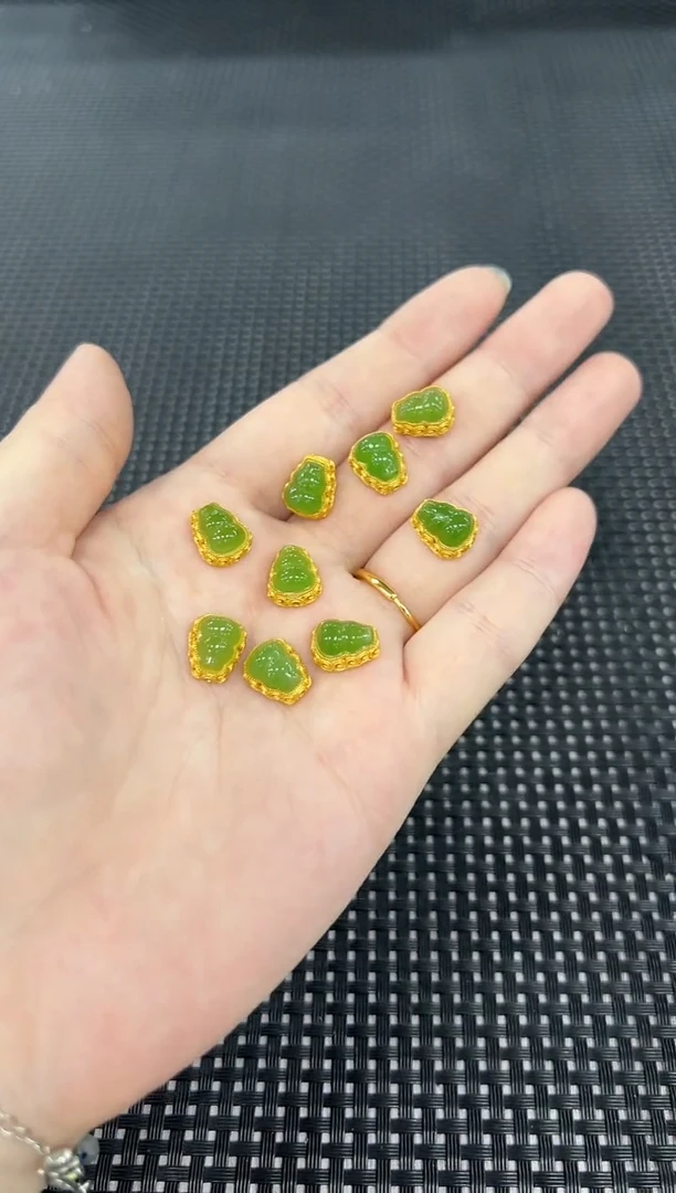 和田玉银S925镶嵌摆件（多样性发一件）