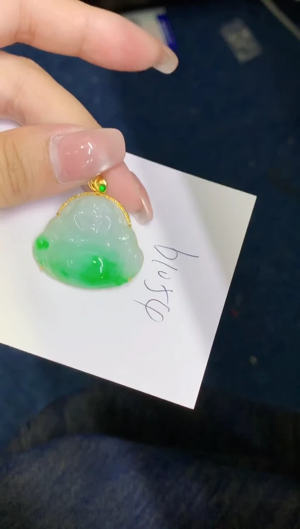 翡翠18K金镶嵌颈饰缅甸天然翡翠A货