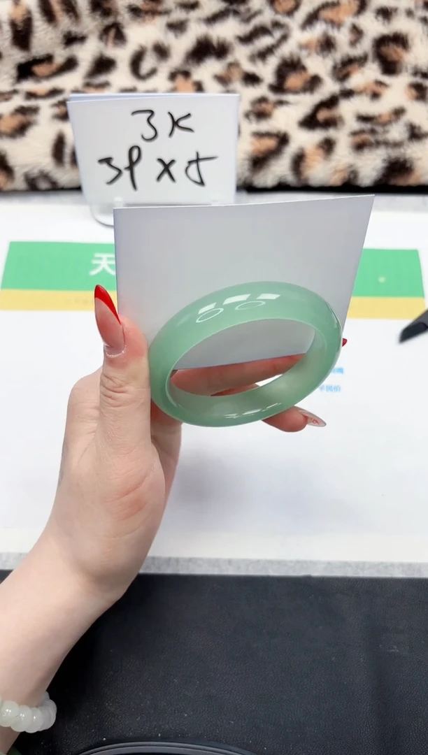 【闪购商品】石英质玉手镯未镶嵌66-58.5