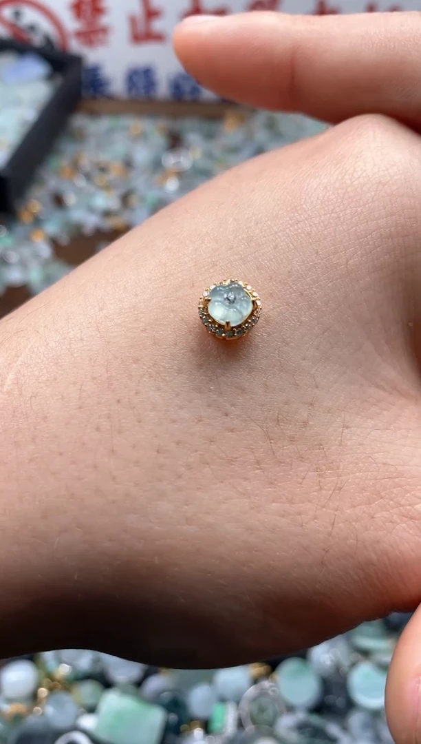 【闪购商品】翡翠颈饰未镶嵌新年快乐！