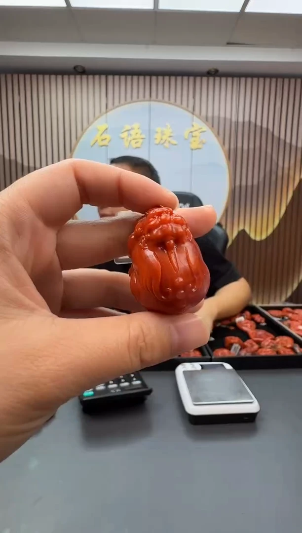 未镶嵌雕刻南红玛瑙046ZB0822产品一个