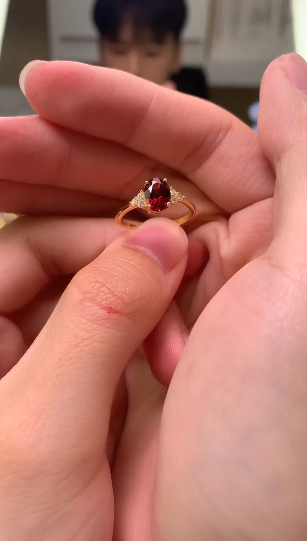 银S925镶嵌戒指石榴石...