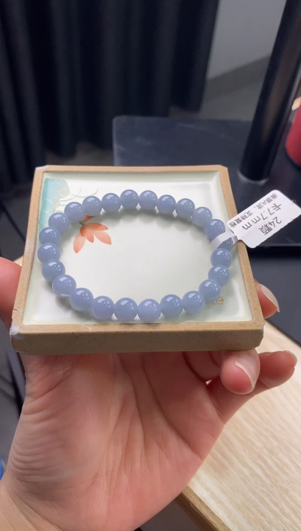 【闪购商品】翡翠手链未镶嵌桌面3